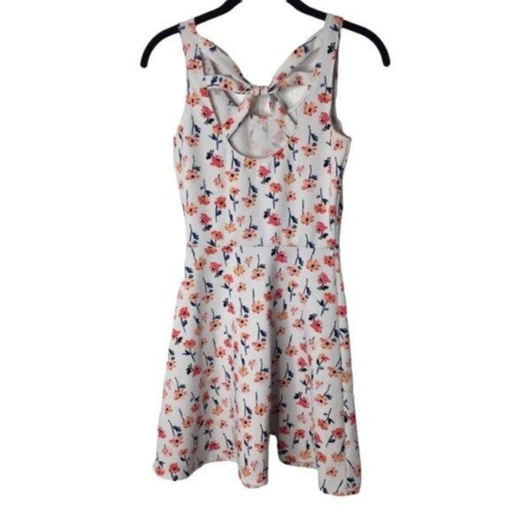 Maurices Fit & Flare Dress XS White Blue Floral Stretch Scoop Cut Out Back - Picture 2 of 7